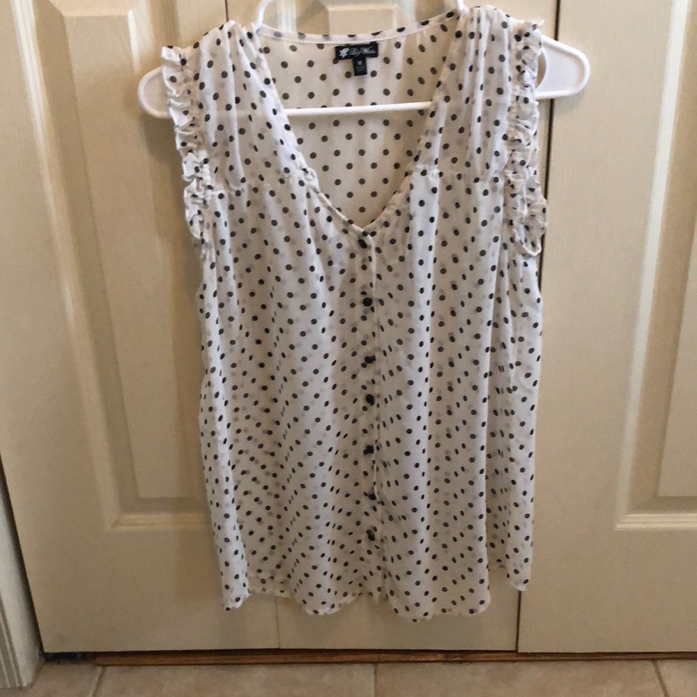 Polka dot sleeveless blouse-medium